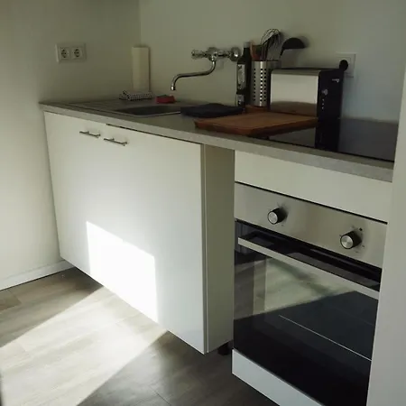 Unique: Cozy - Balcony - Kitchen - Netflix Apartment *