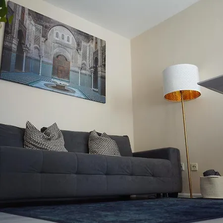 Unique: Cozy - Balcony - Kitchen - Netflix Apartment *