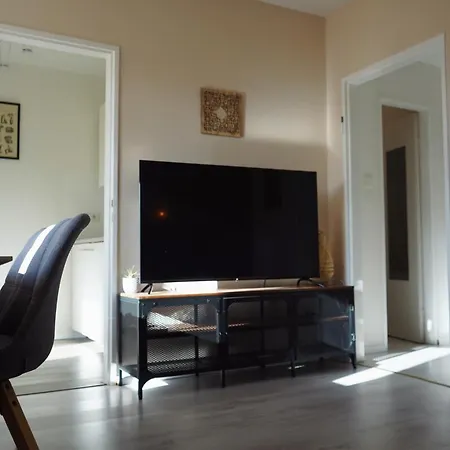 Apartment Unique: Cozy - Balcony - Kitchen - Netflix *