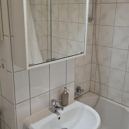 Apartment Unique: Cozy - Balcony - Kitchen - Netflix *